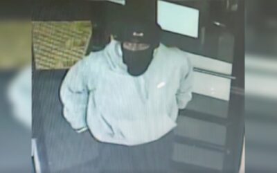 Policía Pawtucket busca sospechoso de asaltar un  Family Dollar.