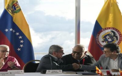 Colombia y ELN acuerdan invitar más países a diálogo de paz