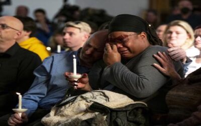 Los clientes golpearon con su arma al agresor de Colorado