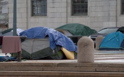 ACLU entabla demanda en nombre de las personas sin hogar que acampan en predios Casa del Estado