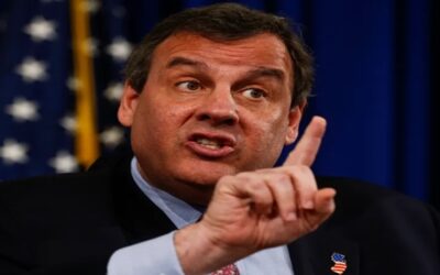 Sobrina de exgobernador de Nueva Jersey acusada de morder y herir a policías tras acusar a familia hispana de “contrabando de cocaína” en pleno vuelo