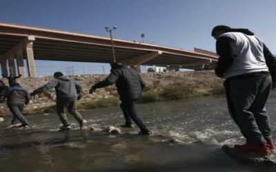 Corte Suprema bloquea temporalmente el retiro del Título 42