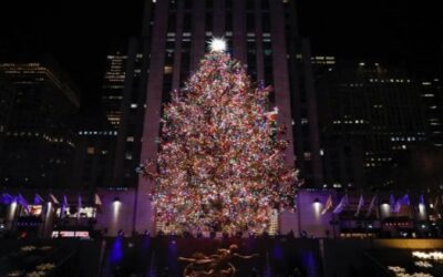 Encienden el árbol del Rockefeller Center e inauguran oficialmente la temporada navideña.