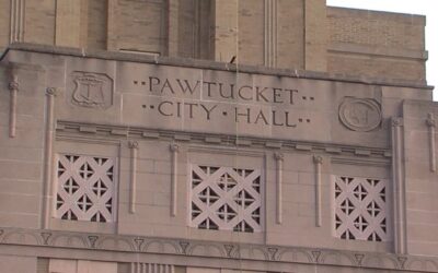 ACLU Rhode Island alcanza acuerdo con la ciudad de Pawtucket en la demanda por restricciones de letreros políticos.