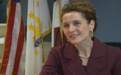 La derrocada alcaldesa de Woonsocket juró de nuevo en el cargo