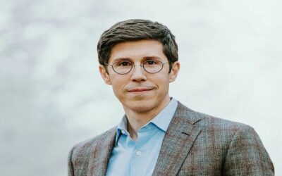 Brett Smiley Alcalde Electo de Providence anuncia planes de inauguración