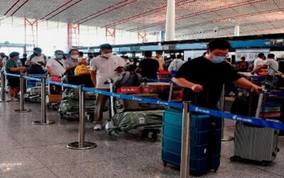 EE.UU. pedirá a viajeros de China un test negativo de COVID para entrar al país