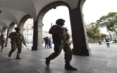 Perú: Congreso debate adelanto electoral para calmar al país