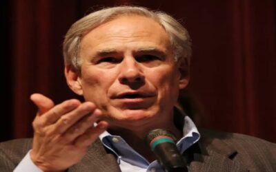 Vocero de Abbott defiende con furia envío de inmigrantes a la casa de Harris en Navidad pese al mal clima