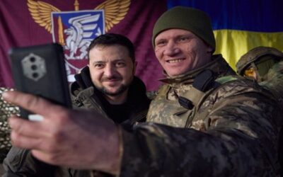 Zelenskyy desafía a Rusia, visita zona cercana al frente