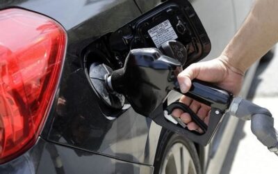 Baja precio gasolina en Rhode Island y Massachusetts.