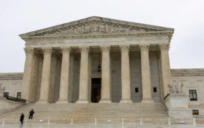 Sujeto cobró $10,000 a cientos de inmigrantes prometiendo la ciudadanía; Corte Suprema toma el caso