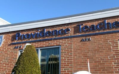 Sindicato Maestros Providence enfrentado con el distrito escolar.