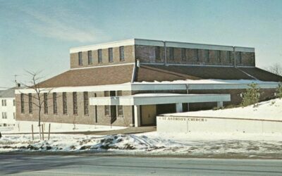 Obispo Tobin anuncia fusión de 3 parroquias.