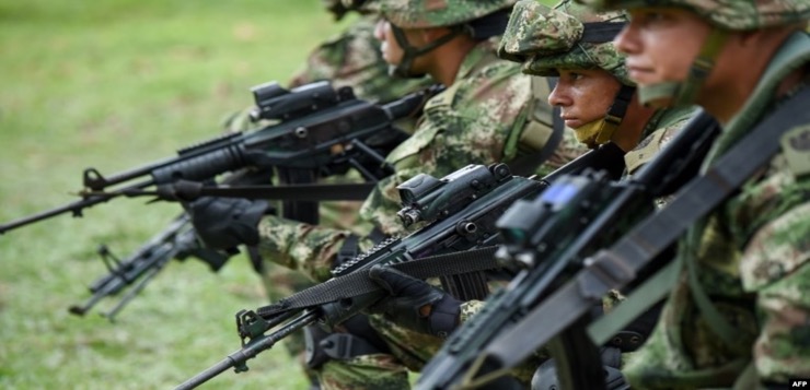 Mueren seis militares colombianos en choque con disidencias de las FARC