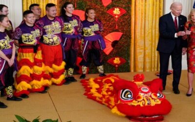 Biden celebra Año Nuevo Lunar en medio del dolor asiático-estadounidense por tiroteos