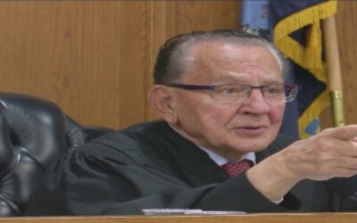 Juez Frank Caprio se retira luego de dos 40 años en el estrado.