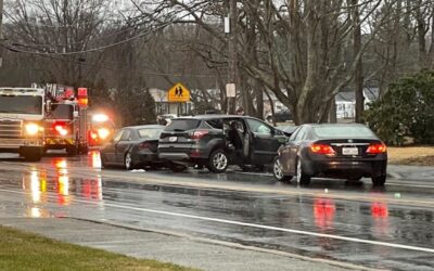 Accidente automovilístico deja 6 heridos y 1 arrestado.