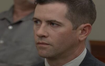 Inicia con selección del jurado juicio de policía por tiroteo fuera de servicio.