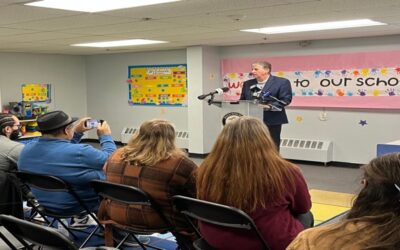 McKee anuncia propuesta de $7 millones para educación preescolar.