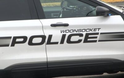 Hombre muere atropellado por dos autos en Woonsocket