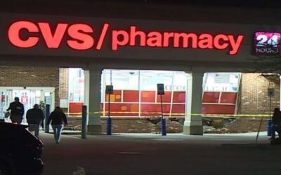 Anciana recibe varias citaciones luego de estrellarse con edificio farmacia CVS