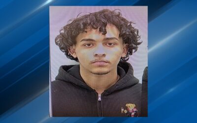 Policía arresta sospechoso en apuñalamiento de adolescente en Plaza Kennedy.