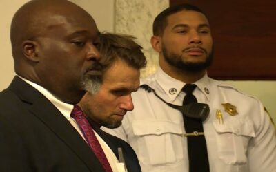 Hombre acusado de incendio intencional y asesinato.