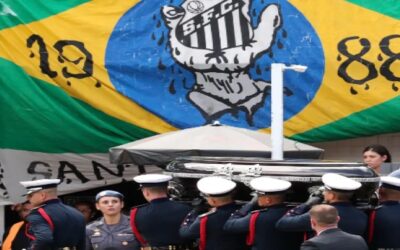 Pelé fue despedido por más de 230,000 aficionados en multitudinaria capilla ardiente