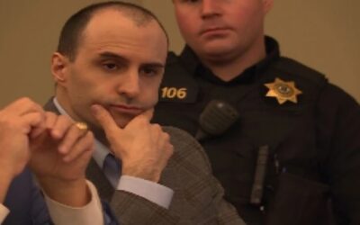 Hombre acusado por asesinato de hace casi una década comparece en corte en el inicio de su juicio.