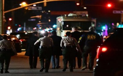 Tiroteo masivo en California dejó al menos 10 muertos y 10 heridos mientras el sospechoso sigue prófugo