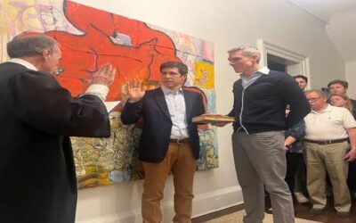 Brett Smiley juramenta como Alcalde de Providence.