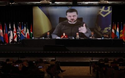 Una delegación del Gobierno de EEUU se reúne con Zelenski en Ucrania