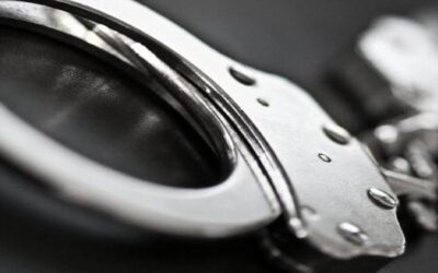 Hombre RI enfrenta cargos federales en Boston por lavado de dinero.