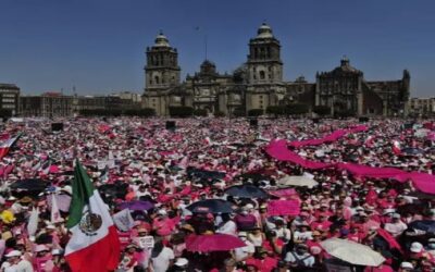 Miles marchan en México contra reformas electorales
