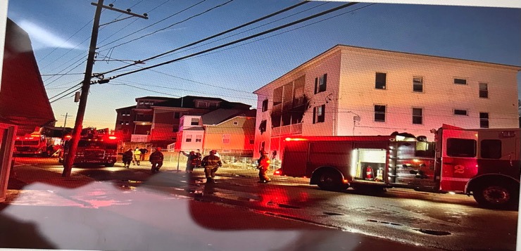 Incendio en Woonsocket deja 20 personas sin hogar.