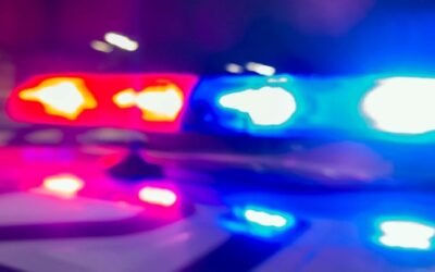 Accidente automovilístico cobra la vida de una mujer y deja 5 personas heridas.