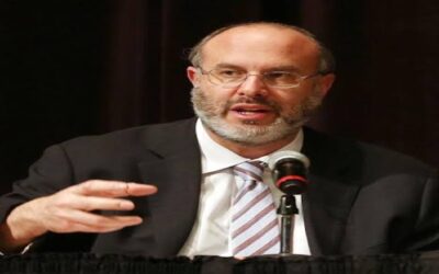 McKee presenta al nuevo Secretario de Vivienda Stefan Pryor