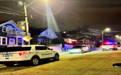 Policía Providence investiga invasión domiciliaria a mano armada.