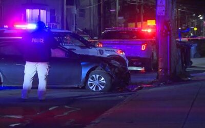 Policía Providence investiga accidente automovilístico.