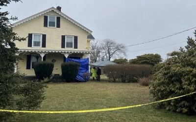 Autoridades identifican a hombre encontrado muerto en casa en Newport.