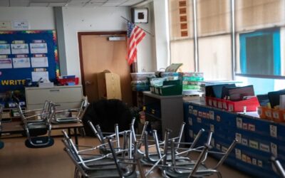 Cierran escuelas en Los Ángeles, trabajadores del distrito inician huelga de tres días