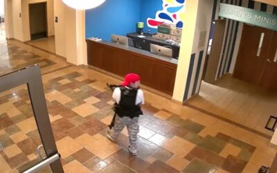 Policía de Nashville publica video de vigilancia tomado durante el tiroteo masivo mortal en escuela