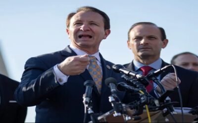 Fiscal republicano Jeff Landry presiona a activistas para revelar datos sensibles de inmigrantes