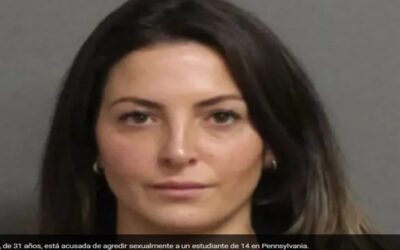 Empleada escolar acusada en Connecticut de enviar fotos desnuda a estudiante por redes antes de violarlo en su auto