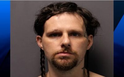 Hombre acusado de asesinato por violencia doméstica por la muerte de ancianod e 84 años.