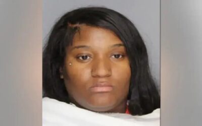 Identifican a madre acusada de asesinato capital tras la muerte de tres de sus hijos en Texas