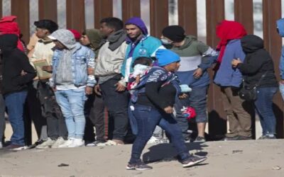 Gobernadores de Texas y Florida con agendas antiinmigrantes