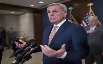 Biden busca reducir déficit en casi 3 billones de dólares