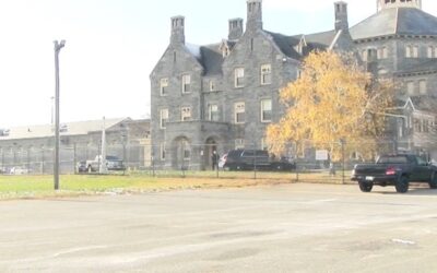 4 acusados de introducir celular de contrabando en el ACI